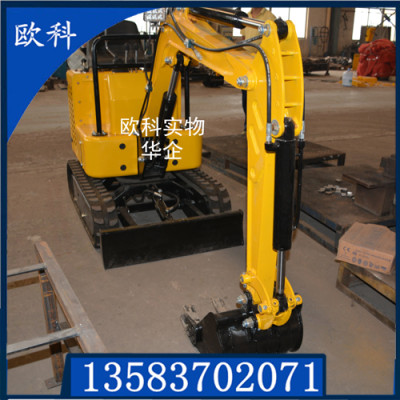 农林专用1.8吨挖掘机 沥青路面3T碾地机