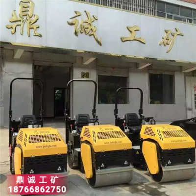 广西南宁一吨全液压座驾式振动压路机 双钢轮驾驶式压实机