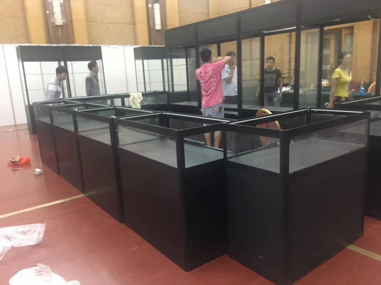 南宁玻璃展柜出租黑色质感玻璃柜批量租赁