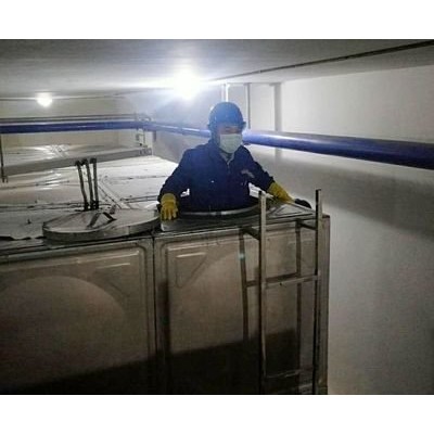 深圳龙华区水池清洗公司，清洁生活水箱，小区蓄水箱清洗消毒