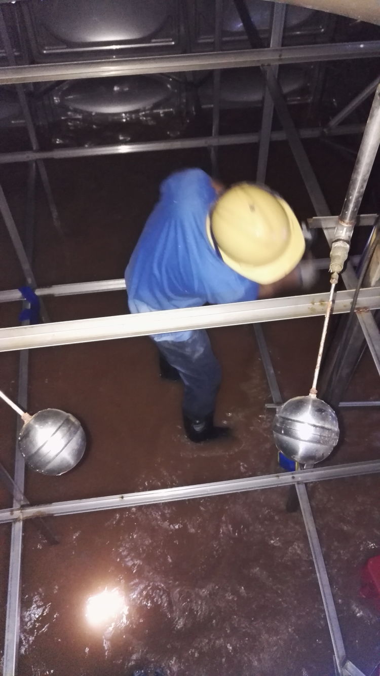 广州花都区上门洗水池公司，清洁生活水池，二次蓄水箱清洗