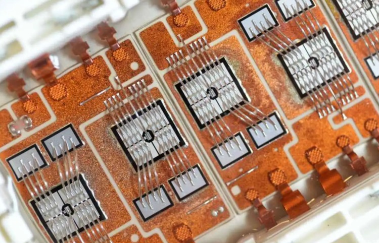 IGBT功率模块半水基清洗剂清洗案例