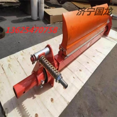 一道轻型清扫器 为皮带输送机机尾处的清扫器 类型繁多