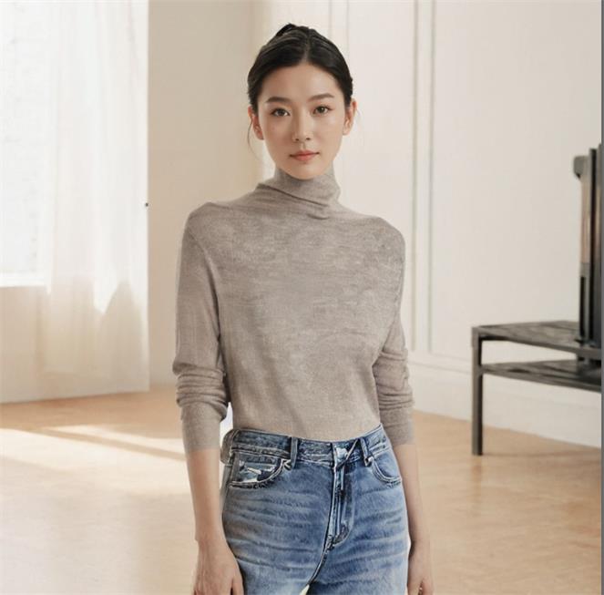 温碧霞自创IRENENA服装秋冬新款高领长袖打底衫