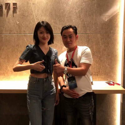 秦昊​商务合作13144445077