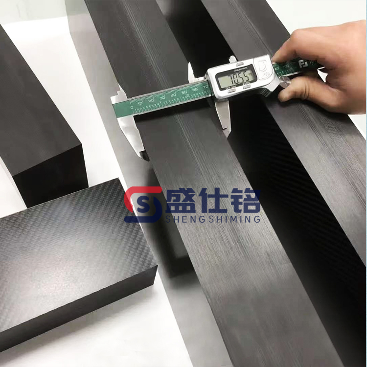 供应3K碳纤维板加厚板 高强度碳板 斜纹平纹哑光亮光碳纤维板 供应3K碳纤维板加厚板 高强度碳板 斜纹平纹哑光亮光碳纤维板