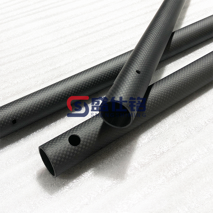 碳纤维圆管（带孔款）高强度  易安装 工业结构件减重优选