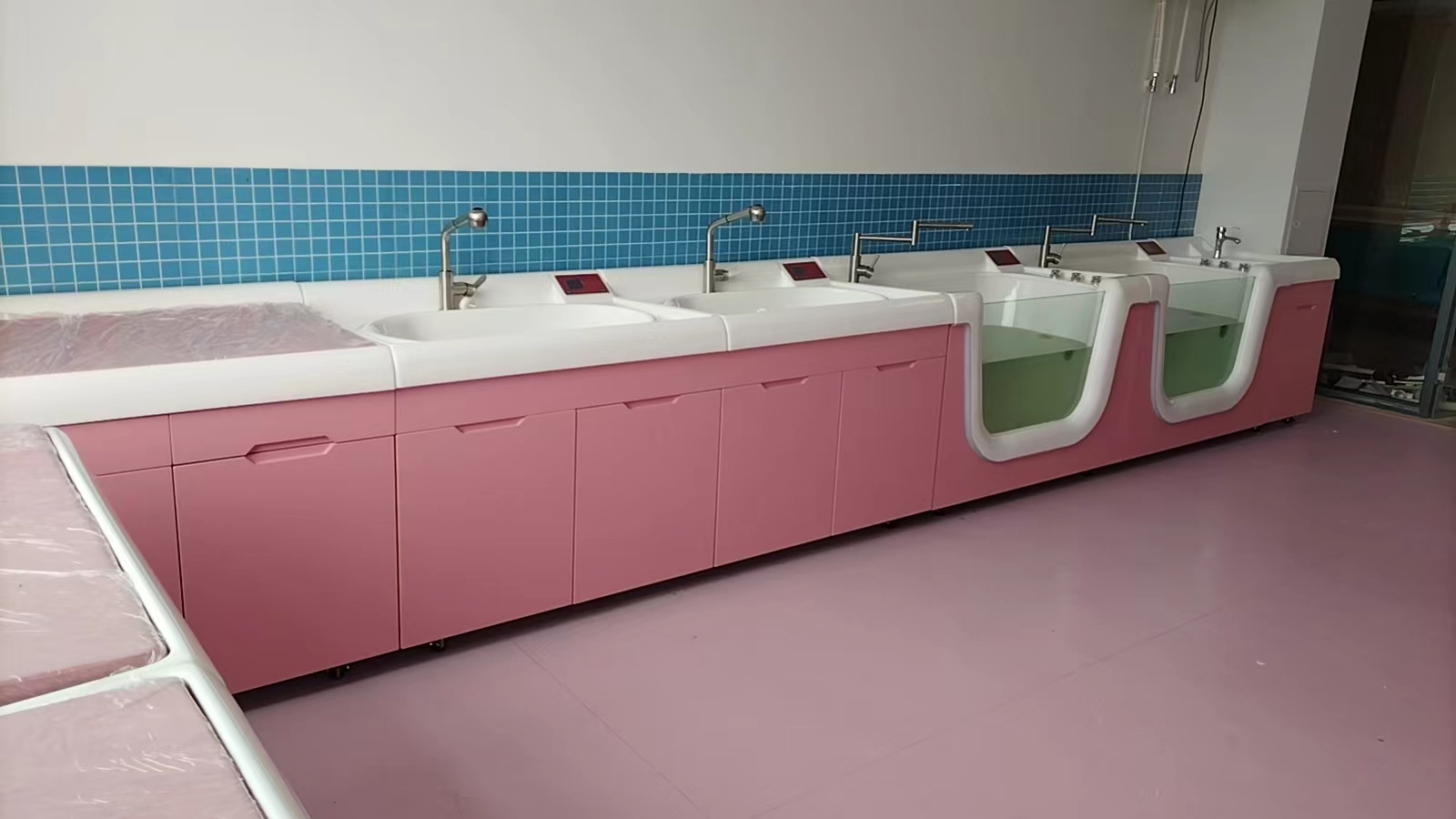 婴儿洗浴设备高分子材质软包抚触